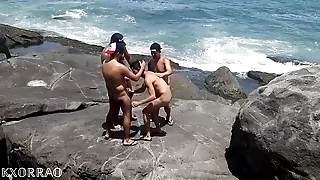 OS PRAÇAS PUTOS NA PRAIA DE ABRICÓ! COM Maldonato Gp VIDEO COMPLETO NO XVIDEO NO MEU XVIDEO RED