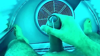 Prudish gay Cum in Slomo Solarium