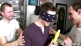 Amateur jocks sucking locate with an increment of hard banging in evil foursome