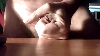 Cumshot unaffected by an obstacle table